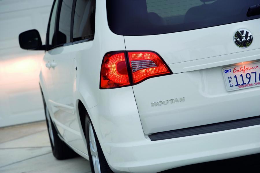  Volkswagen Routan 2009 года  (фото 10 из 80)